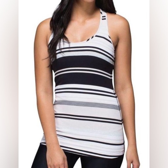 ✨Women’s Lululemon Top Tank - Picture 1 of 9